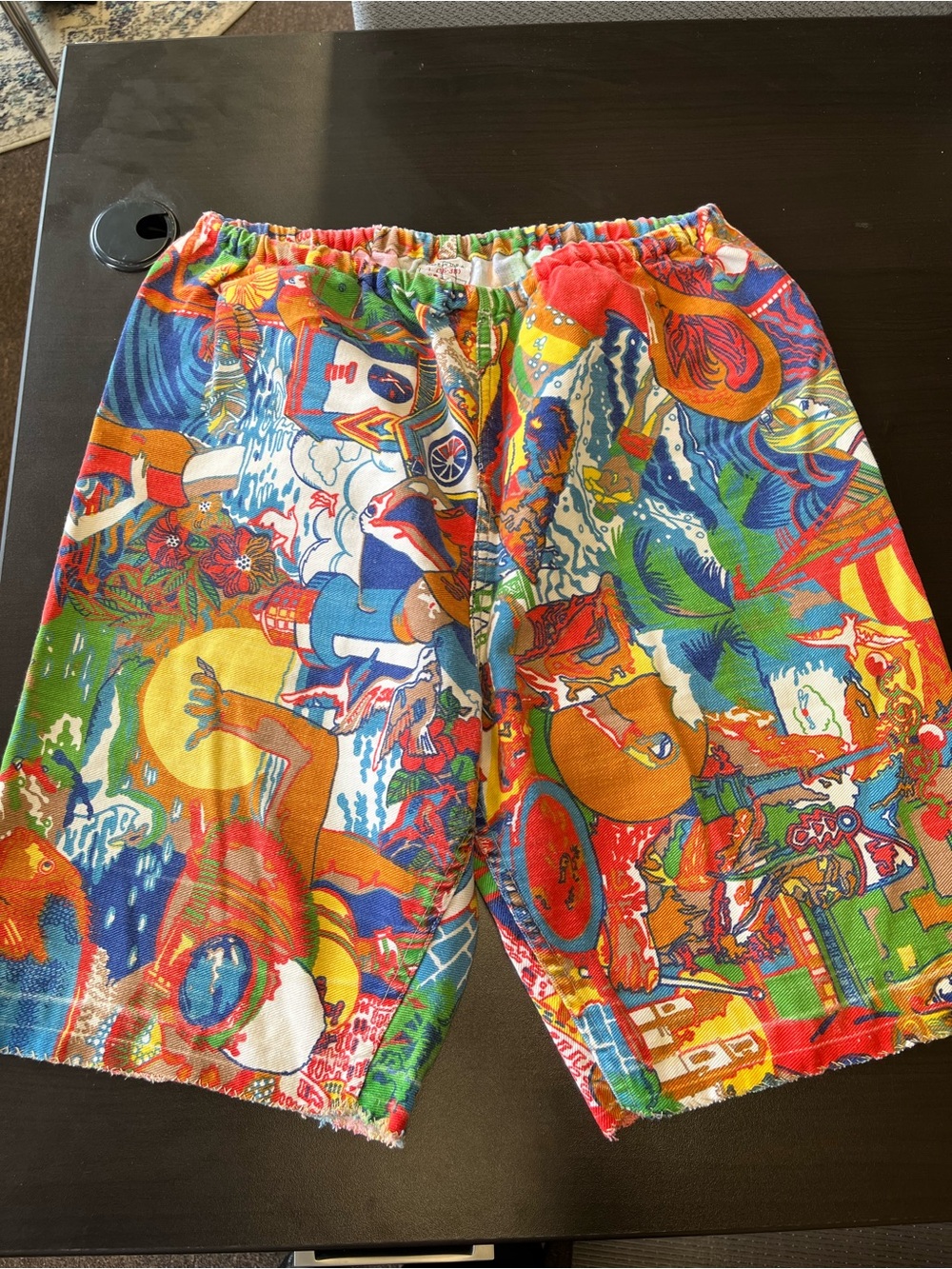 Vintage campus shorts, bright, Tropical Print Elastic Waist EUC large
